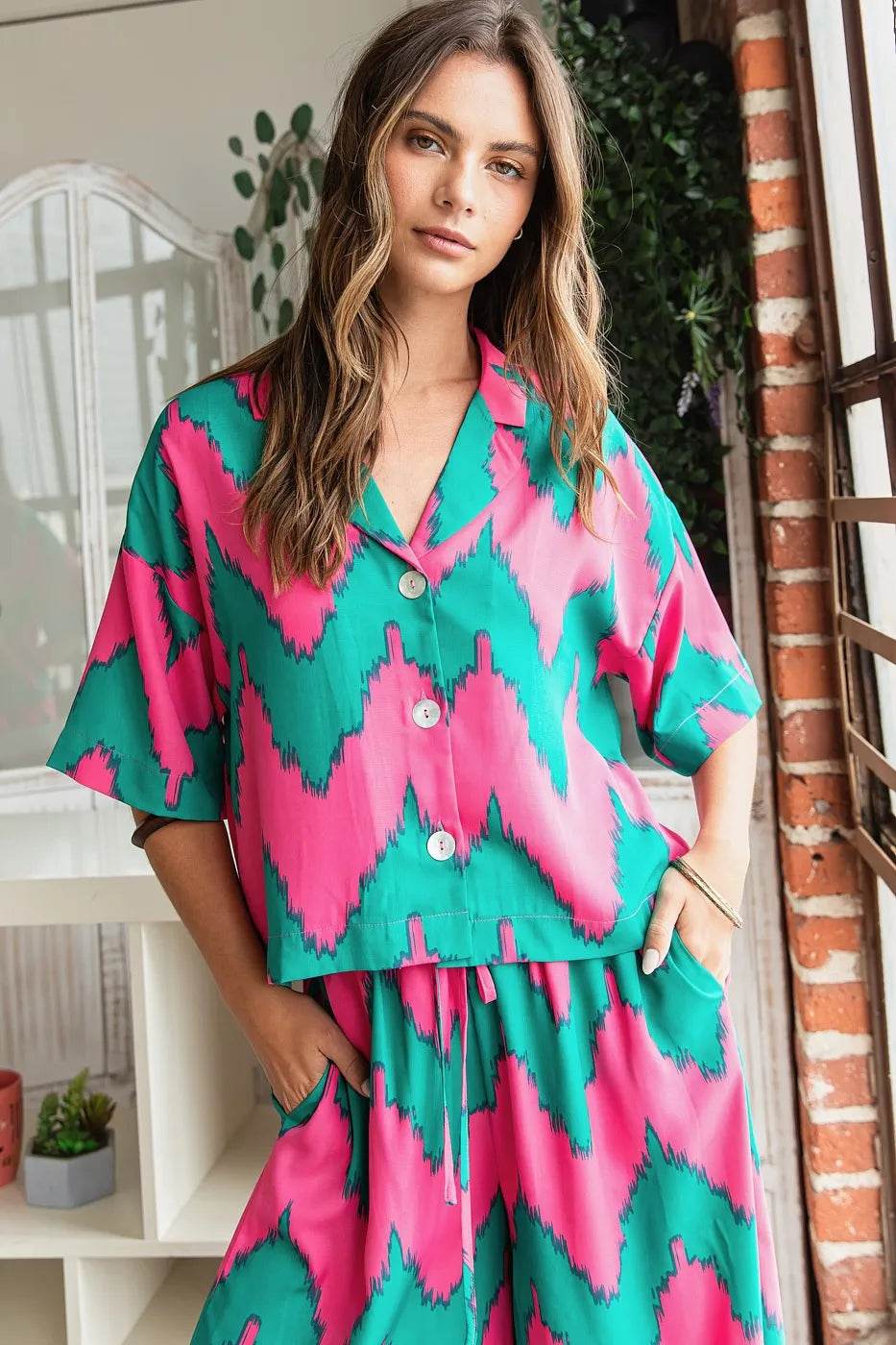 Mittoshop Chevron Print Short Sleeve Crop Shirt - Shop Style & More | Fresh Looks, Everyday Deals & Free Shipping