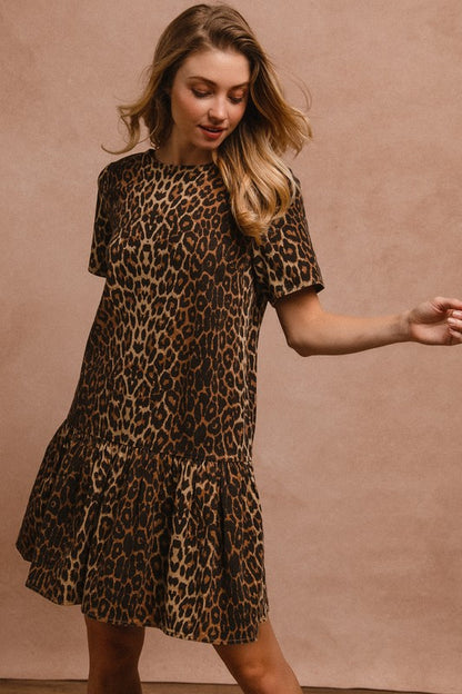 BiBi Tie Back Leopard Round Neck Short Sleeve Dress Casual Dresses