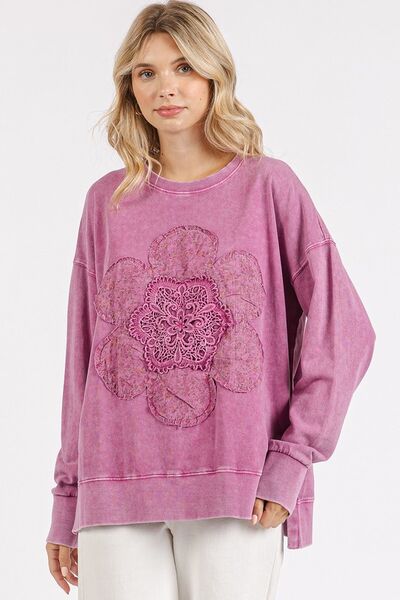 Mittoshop Flower Patch Side Slit Mineral Wash Round Neck Sweatshirt Hoodies & Sweaters