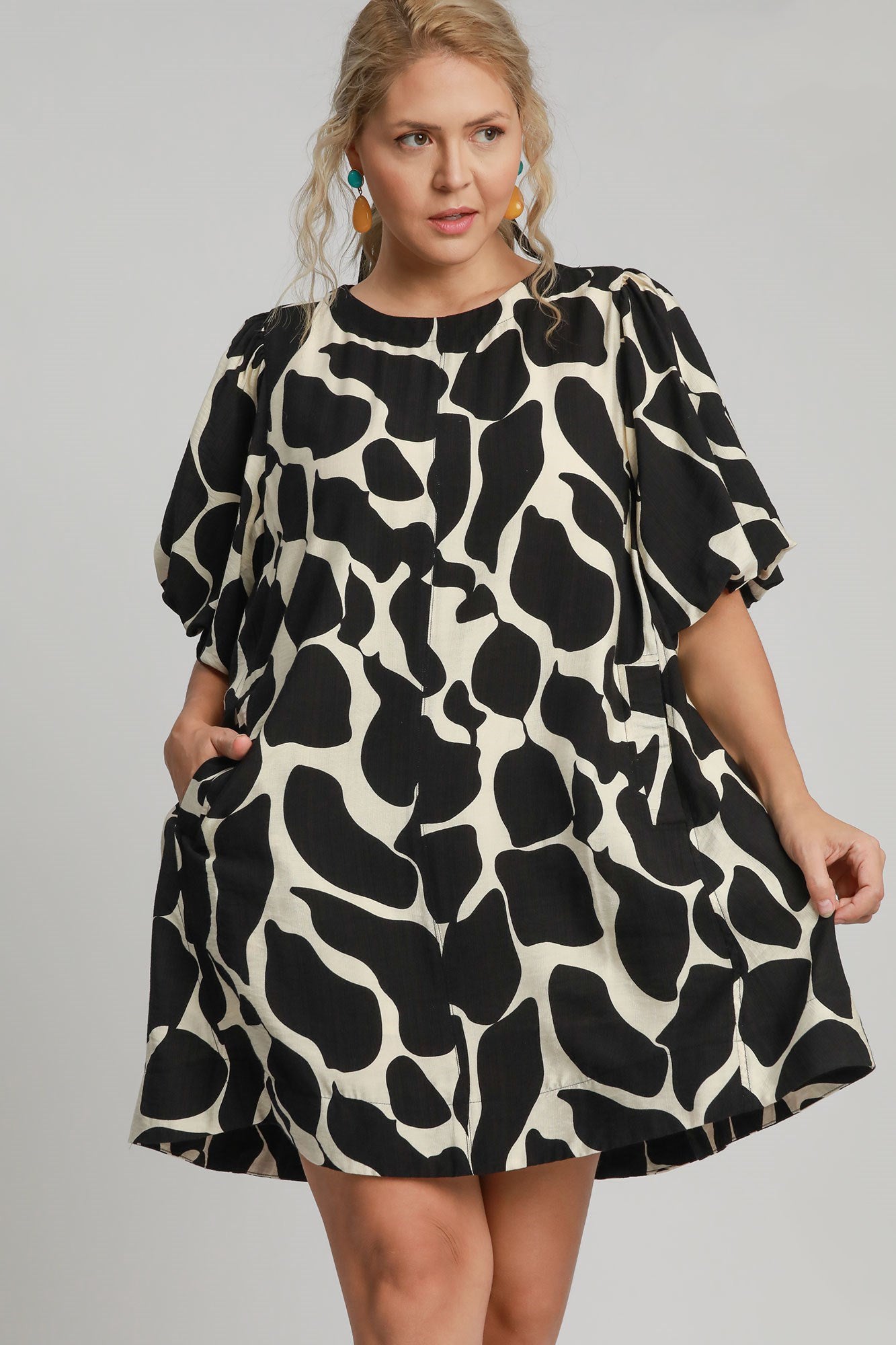 Umgee Full Size Two Tone Abstract Print Puff Sleeve Dress Plus Size Casual Dresses