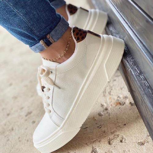 Lightweight lace up sneaker Leopard 6 Sneakers